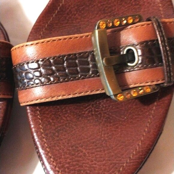 Hilary Radley Platforms - Picture 4 of 14